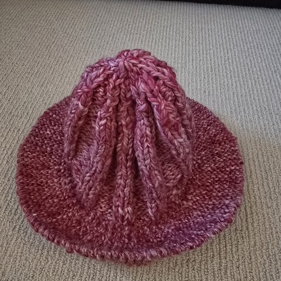 Vintage Granny Knit Hat - Picture 2 of 3